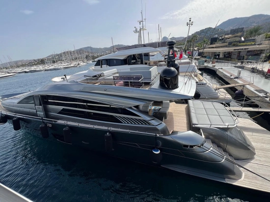 Pershing 92 usado à venda