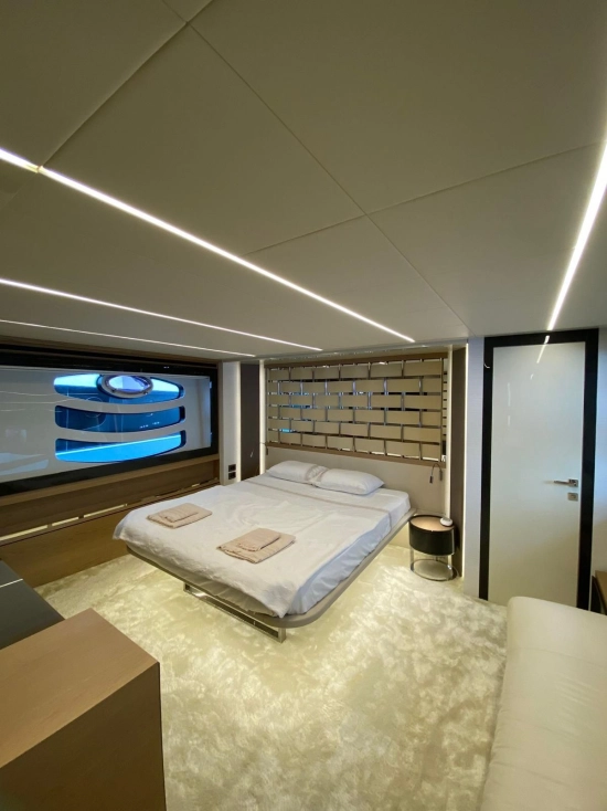 Pershing 70 usata in vendita