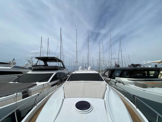 Pershing 70 usado à venda