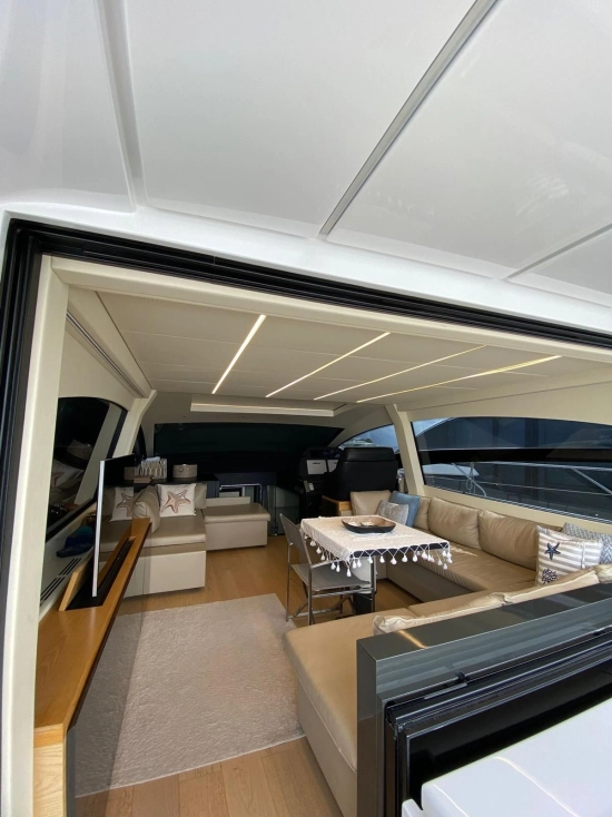 Pershing 70 usata in vendita