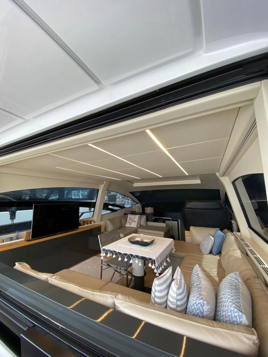 Pershing 70 usado à venda