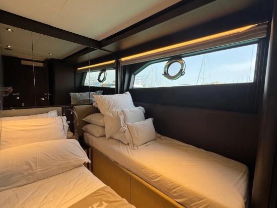 Ferretti 860 de segunda mano en venta