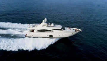 Ferretti 830 usado à venda