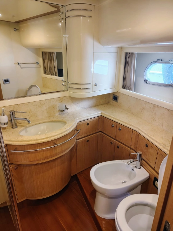 Ferretti 830 de segunda mano en venta