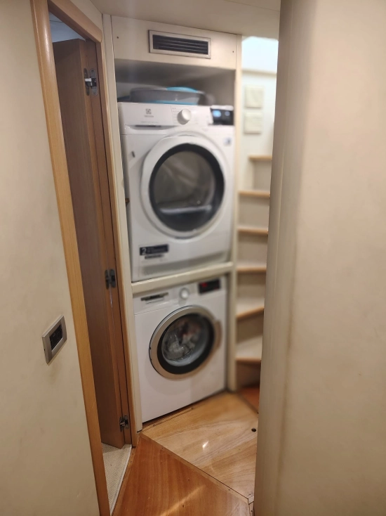 Ferretti 830 de segunda mano en venta