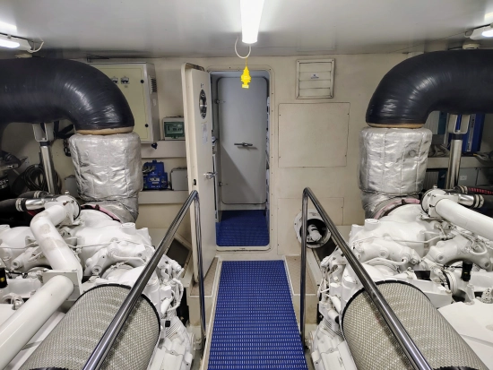 Ferretti 830 de segunda mano en venta