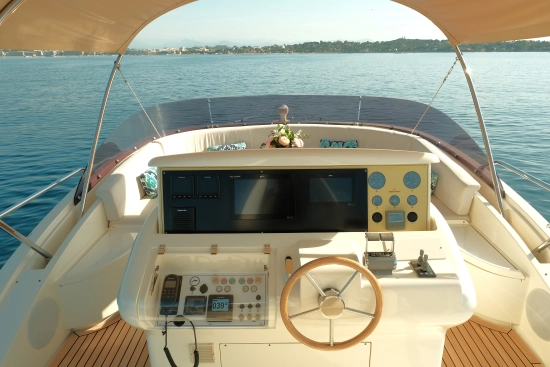 Mochi Craft Dolphin 74 usata in vendita