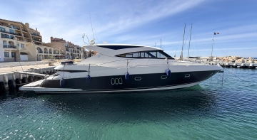 Riviera 5800 Sport Yacht usata in vendita