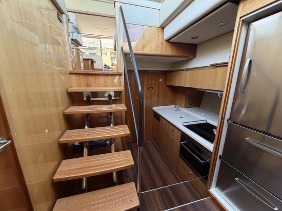 Riviera 5800 Sport Yacht usata in vendita