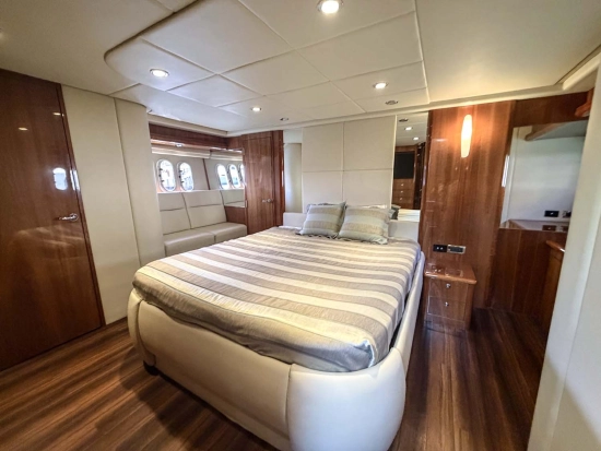 Riviera 5800 Sport Yacht usata in vendita