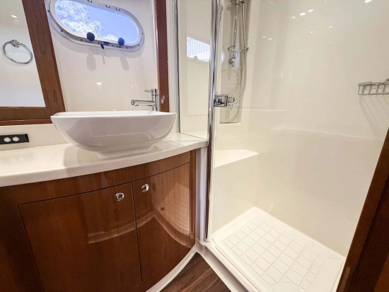 Riviera 5800 Sport Yacht usata in vendita