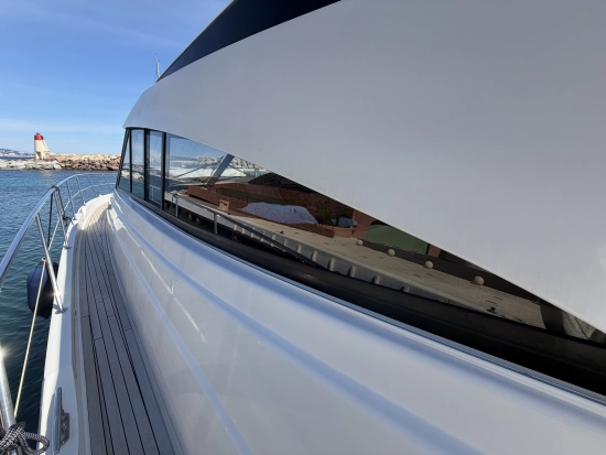 Riviera 5800 Sport Yacht usata in vendita