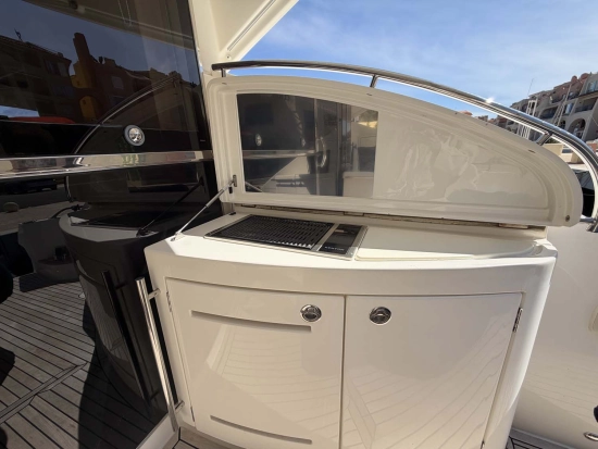 Riviera 5800 Sport Yacht usata in vendita