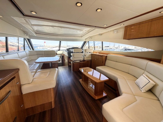 Riviera 5800 Sport Yacht usata in vendita