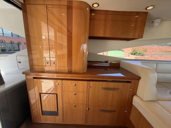 Riviera 5800 Sport Yacht usata in vendita