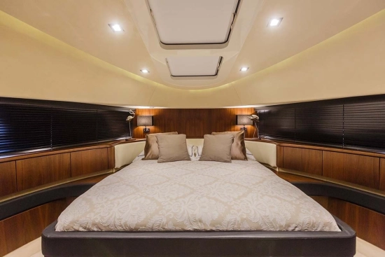 Fairline Squadron 78 Custom usado à venda