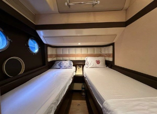 Azimut 64 usado à venda