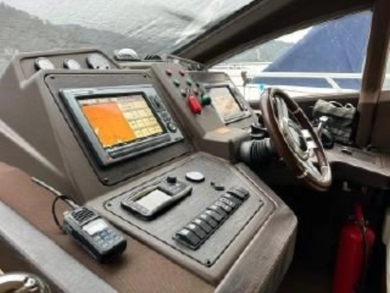 Azimut 64 usado à venda