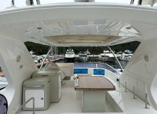 Azimut 64 usado à venda