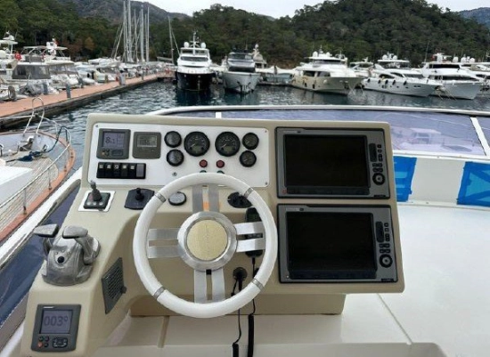 Azimut 64 usado à venda