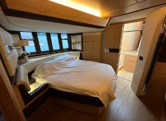 Azimut 64 usado à venda