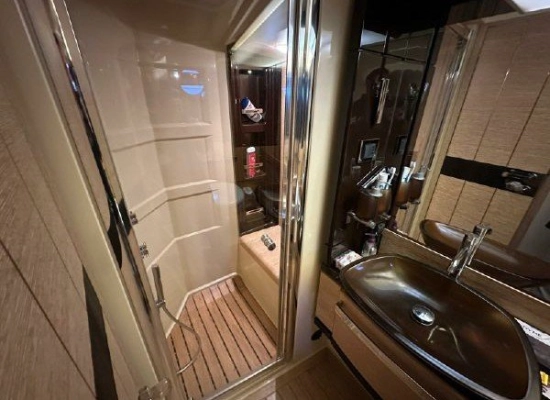 Azimut 64 usado à venda