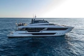 Ferretti 1000 usado à venda