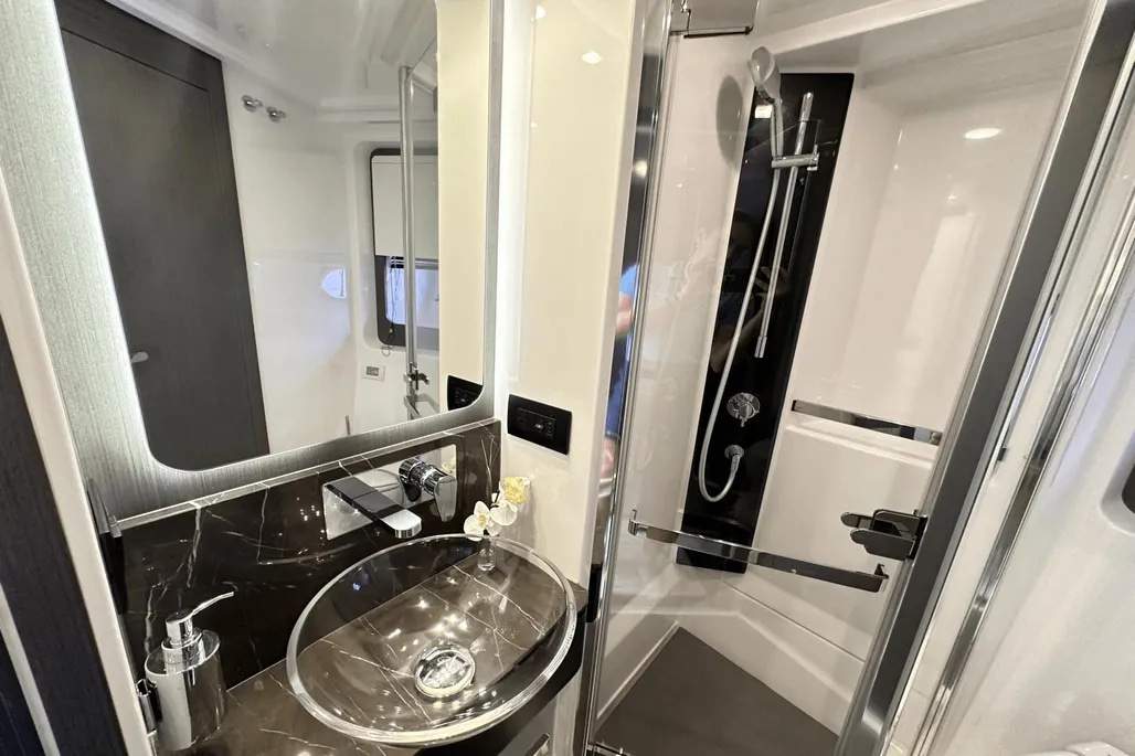 Azimut S60 Sportfly usado à venda