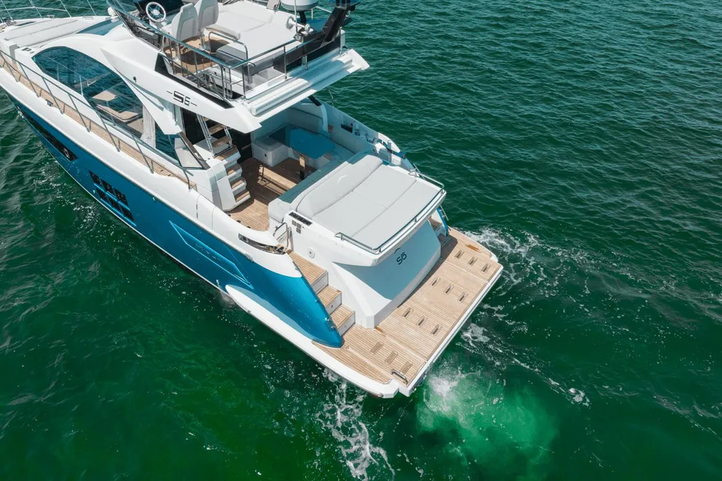 Azimut S60 Sportfly usado à venda