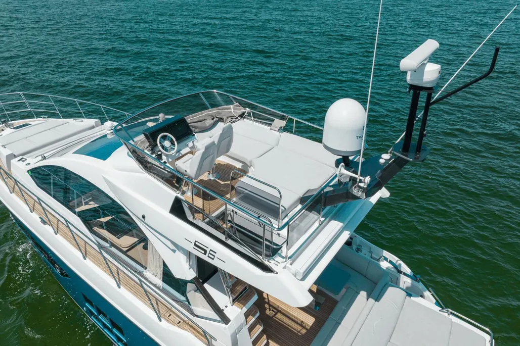 Azimut S60 Sportfly usado à venda