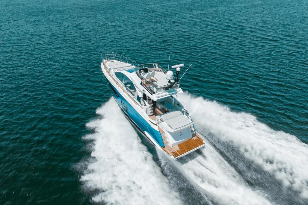 Azimut S60 Sportfly usado à venda