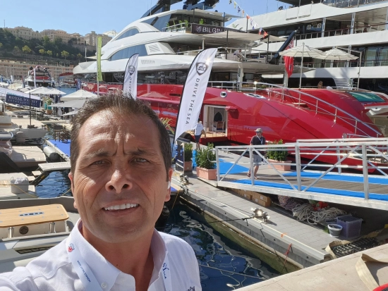 Azimut Magellano 76 usata in vendita