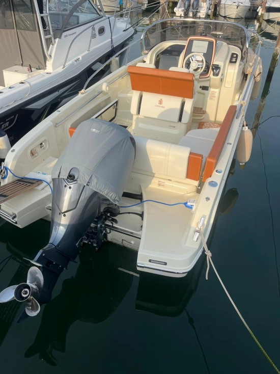 Invictus Yacht Capoforte CX 240 usata in vendita