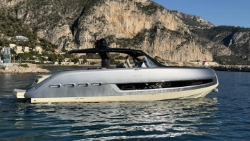 Invictus Yacht TT 460 de segunda mano en venta