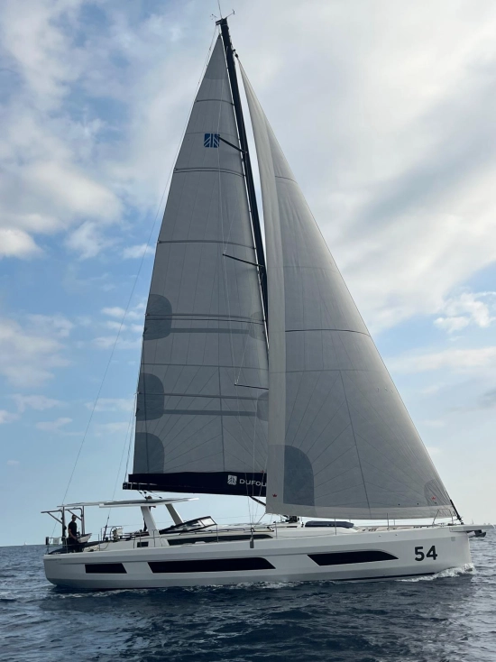 Dufour Yachts 54 novos à venda