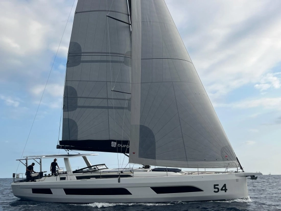 Dufour Yachts 54 novos à venda