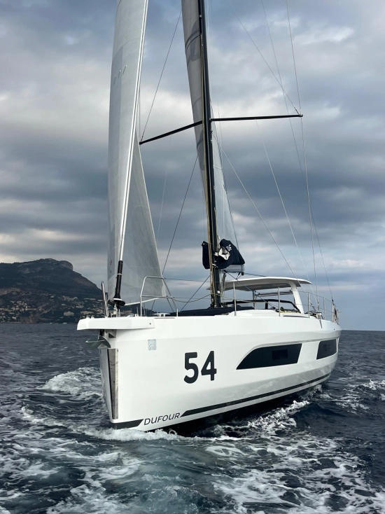 Dufour Yachts 54 novos à venda