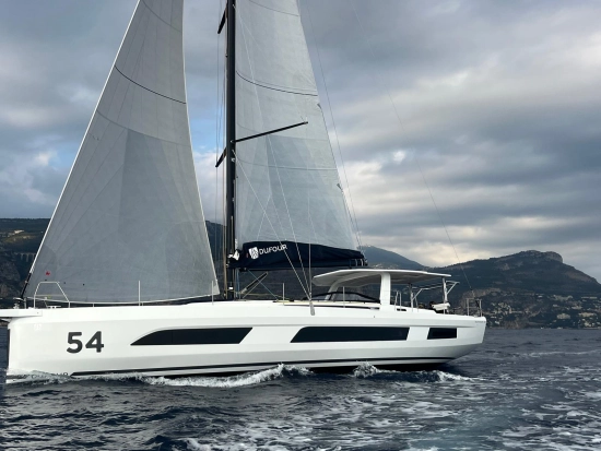Dufour Yachts 54 novos à venda