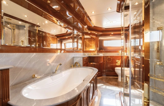 Benetti 115 Classic usado à venda