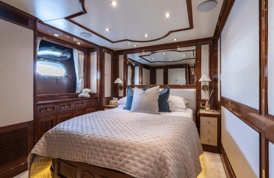 Benetti 115 Classic usado à venda