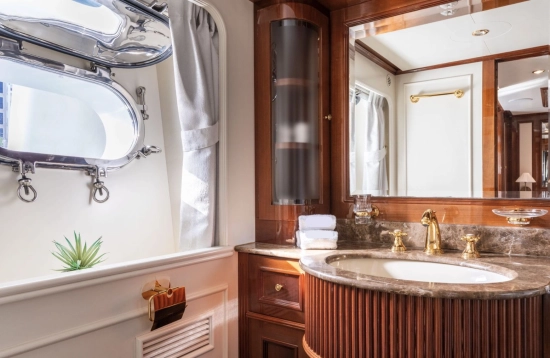 Benetti 115 Classic usado à venda