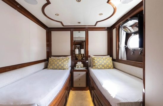 Benetti 115 Classic usado à venda