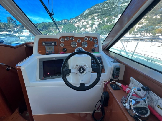 Beneteau Antares 13.80 usado à venda