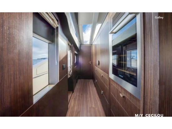 Cayman Yachts F920 usado à venda