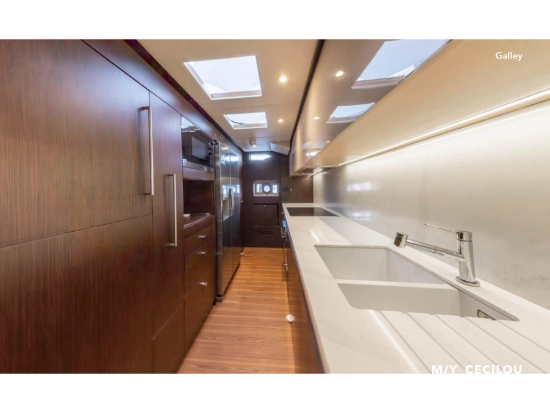 Cayman Yachts F920 usado à venda
