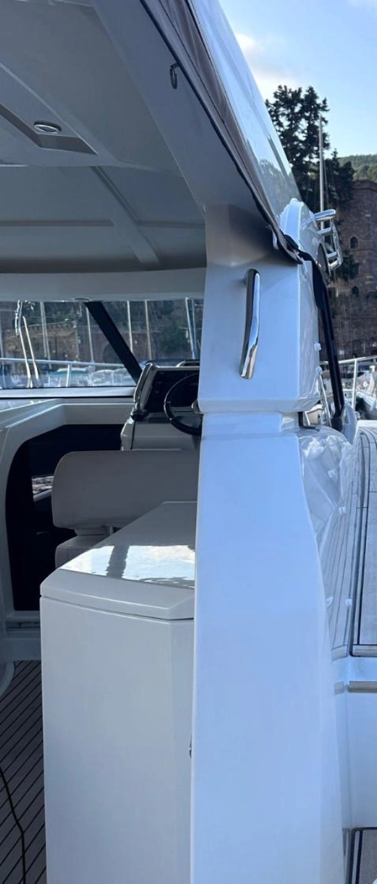 Jeanneau Leader 36 usado à venda