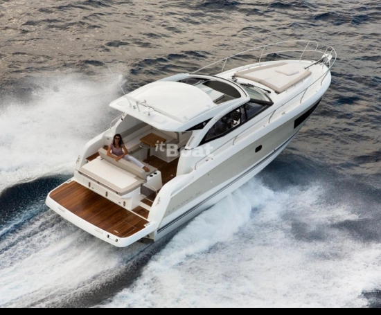 Jeanneau Leader 36 usado à venda