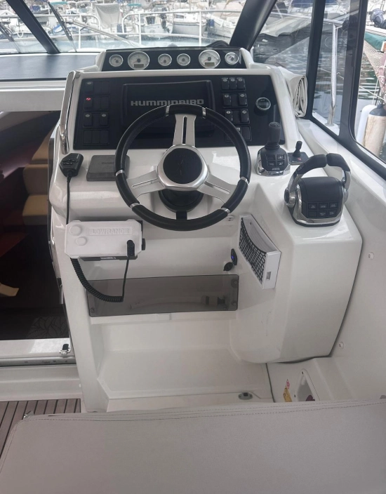 Jeanneau Leader 36 usado à venda