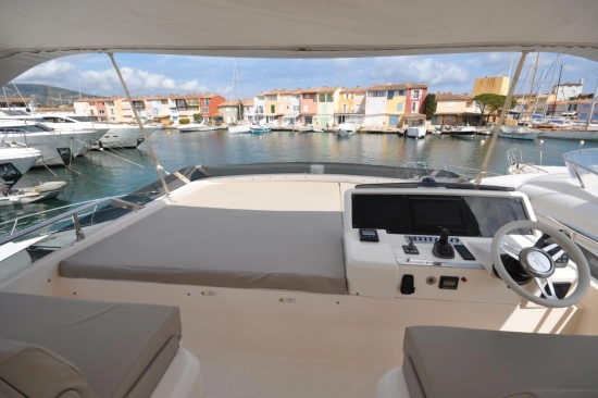 Cayman Yachts F 520 usado à venda