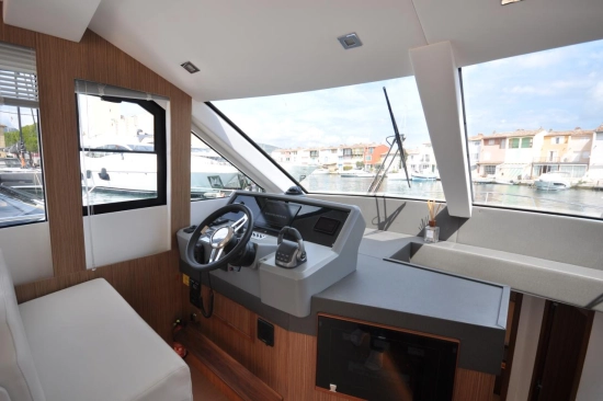 Cayman Yachts F 520 usado à venda